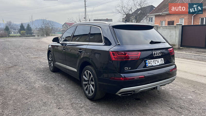 Внедорожник / Кроссовер Audi Q7 2016 в Мукачево