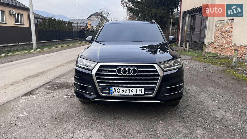 Внедорожник / Кроссовер Audi Q7 2016 в Мукачево