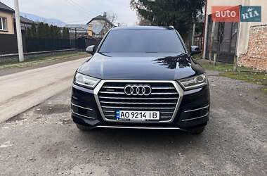 Внедорожник / Кроссовер Audi Q7 2016 в 