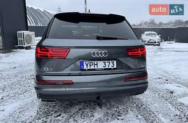 Позашляховик / Кросовер Audi Q7 2017 в Золочеві