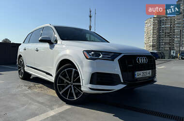 Позашляховик / Кросовер Audi Q7 2020 в Києві