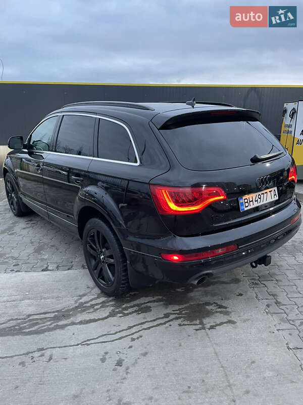 Внедорожник / Кроссовер Audi Q7 2010 в Измаиле