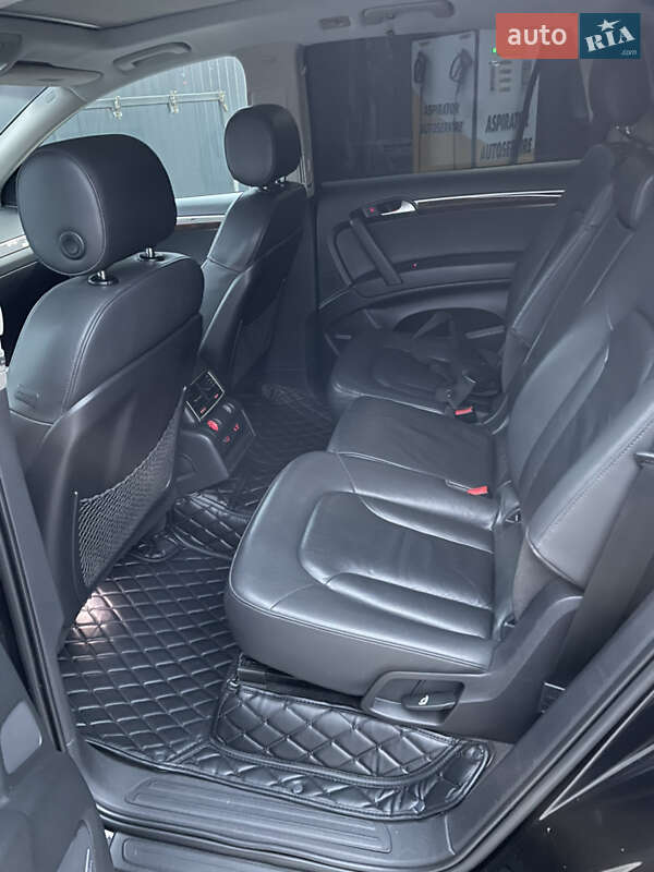 Внедорожник / Кроссовер Audi Q7 2010 в Измаиле