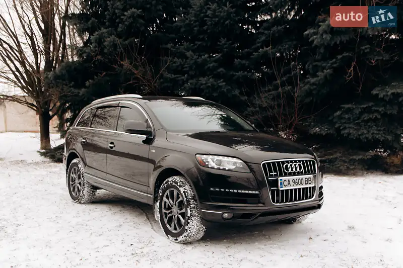 Внедорожник / Кроссовер Audi Q7 2015 в 