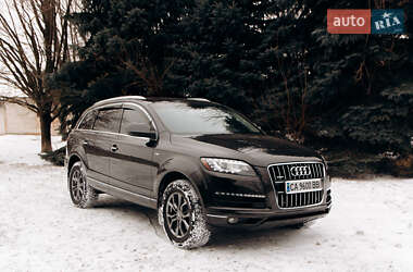 Внедорожник / Кроссовер Audi Q7 2015 в 