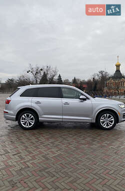 Внедорожник / Кроссовер Audi Q7 2018 в 