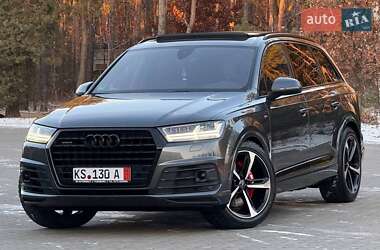 Позашляховик / Кросовер Audi Q7 2017 в Рівному