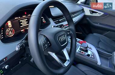 Позашляховик / Кросовер Audi Q7 2017 в Рівному