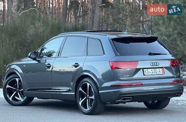 Позашляховик / Кросовер Audi Q7 2017 в Рівному