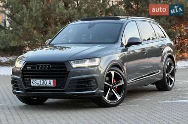 Позашляховик / Кросовер Audi Q7 2017 в Рівному