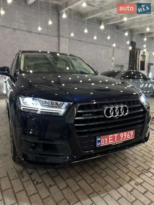 Позашляховик / Кросовер Audi Q7 2018 в Луцьку