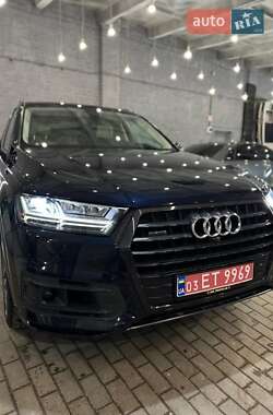 Внедорожник / Кроссовер Audi Q7 2018 в 