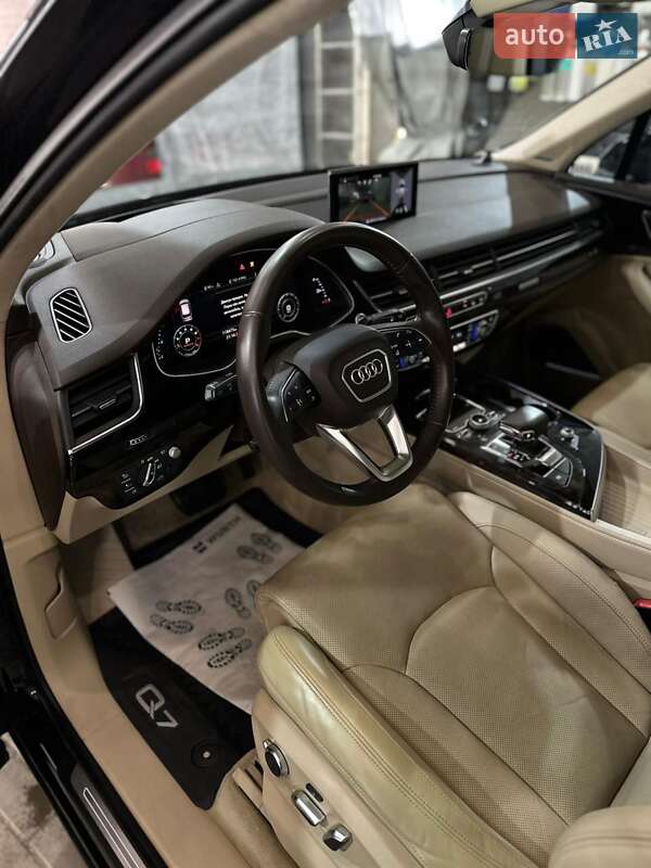 Позашляховик / Кросовер Audi Q7 2018 в Луцьку