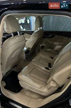 Внедорожник / Кроссовер Audi Q7 2018 в 