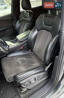 Внедорожник / Кроссовер Audi Q7 2015 в 