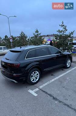 Позашляховик / Кросовер Audi Q7 2019 в Рівному