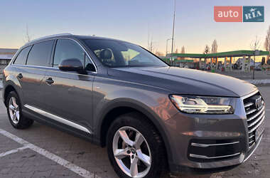 Позашляховик / Кросовер Audi Q7 2016 в Луцьку