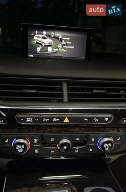 Внедорожник / Кроссовер Audi Q7 2017 в 