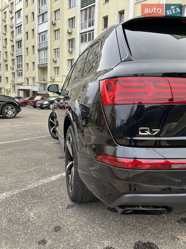 Внедорожник / Кроссовер Audi Q7 2019 в Одессе