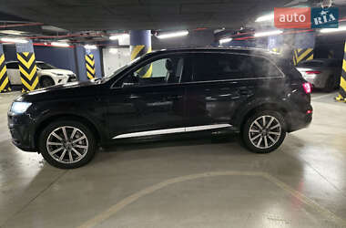 Внедорожник / Кроссовер Audi Q7 2018 в 