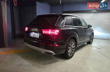Внедорожник / Кроссовер Audi Q7 2018 в 