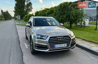 Позашляховик / Кросовер Audi Q7 2015 в Києві