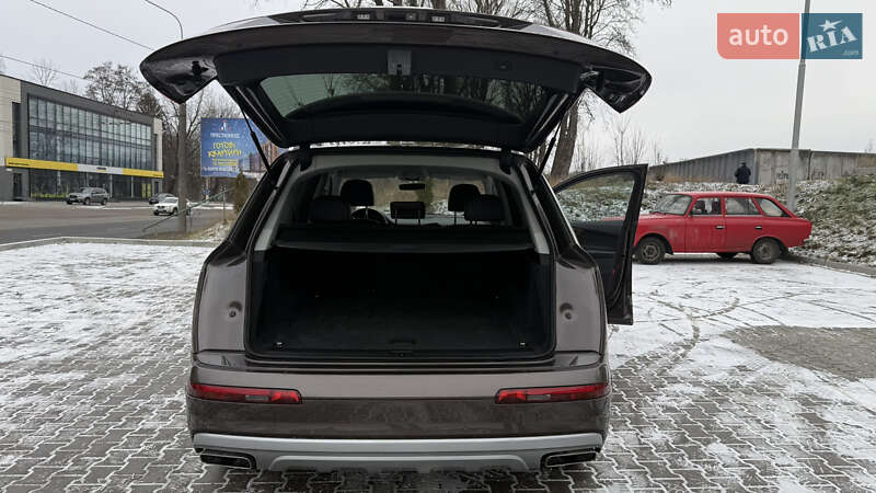 Позашляховик / Кросовер Audi Q7 2016 в Тернополі