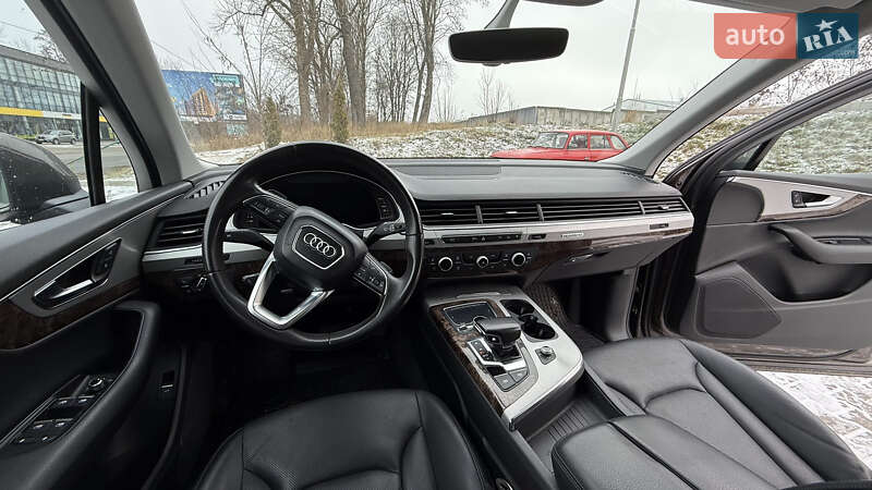 Позашляховик / Кросовер Audi Q7 2016 в Тернополі