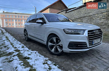 Внедорожник / Кроссовер Audi Q7 2015 в Каменец-Подольском