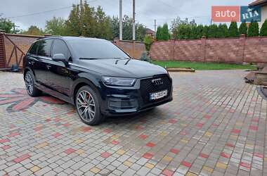 Внедорожник / Кроссовер Audi Q7 2016 в 