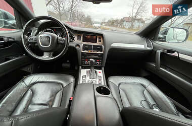 Позашляховик / Кросовер Audi Q7 2010 в 
