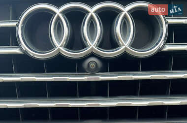 Позашляховик / Кросовер Audi Q7 2017 в 