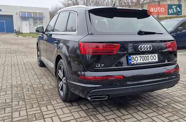 Внедорожник / Кроссовер Audi Q7 2016 в 