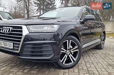 Внедорожник / Кроссовер Audi Q7 2016 в 