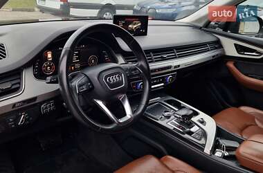 Внедорожник / Кроссовер Audi Q7 2016 в 
