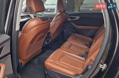 Внедорожник / Кроссовер Audi Q7 2016 в 