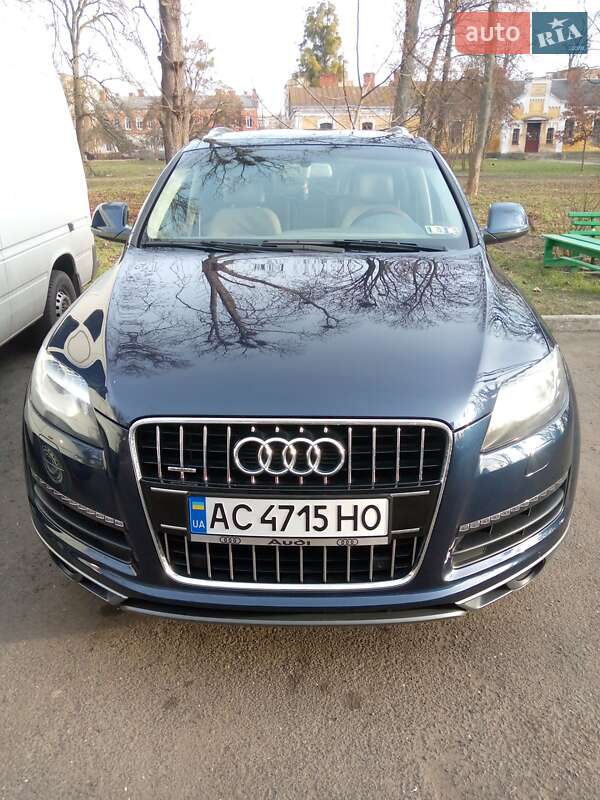 Позашляховик / Кросовер Audi Q7 2012 в Володимирі