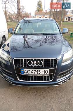 Позашляховик / Кросовер Audi Q7 2012 в 