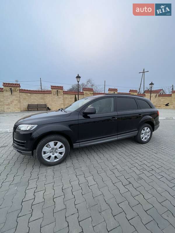 Внедорожник / Кроссовер Audi Q7 2013 в Измаиле