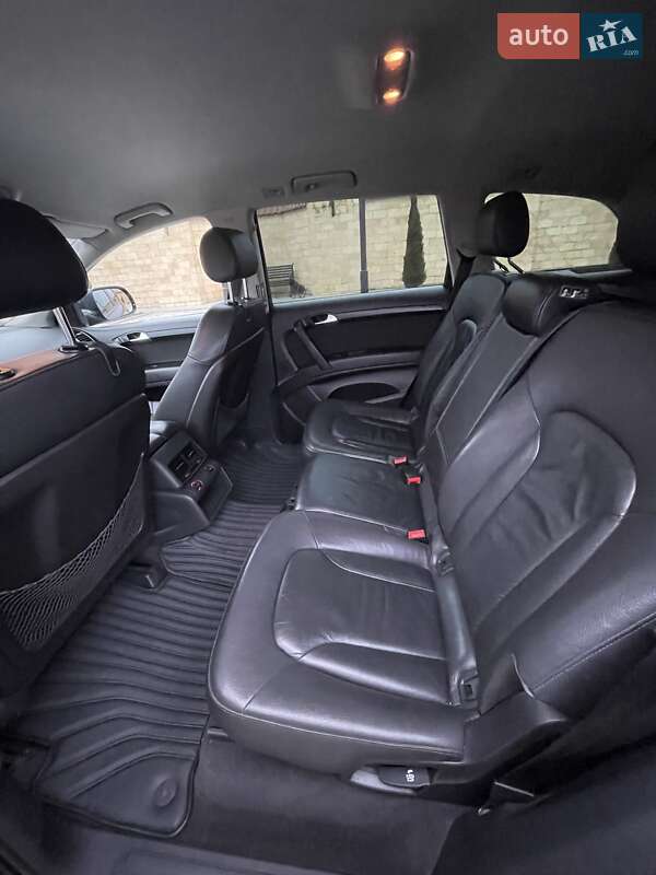 Внедорожник / Кроссовер Audi Q7 2013 в Измаиле