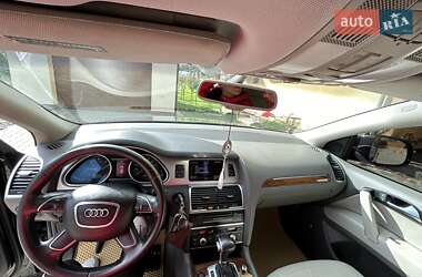Позашляховик / Кросовер Audi Q7 2012 в 
