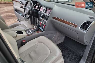 Позашляховик / Кросовер Audi Q7 2011 в 