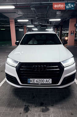 Позашляховик / Кросовер Audi Q7 2016 в Києві