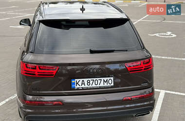 Позашляховик / Кросовер Audi Q7 2016 в Києві