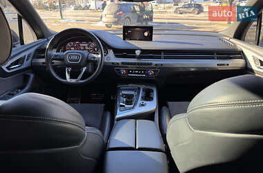 Внедорожник / Кроссовер Audi Q7 2017 в 
