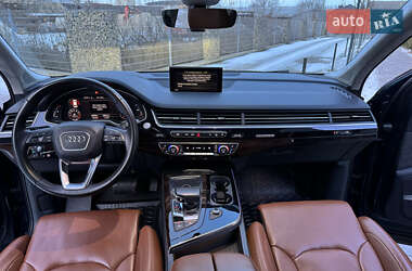 Позашляховик / Кросовер Audi Q7 2017 в 