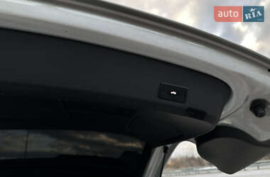 Позашляховик / Кросовер Audi Q7 2010 в 