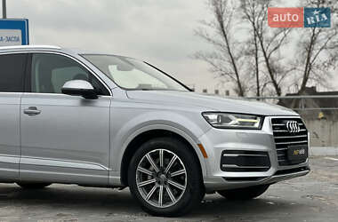 Внедорожник / Кроссовер Audi Q7 2017 в 