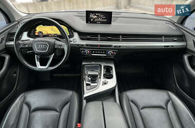Внедорожник / Кроссовер Audi Q7 2017 в 