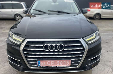 Позашляховик / Кросовер Audi Q7 2017 в Бурштині